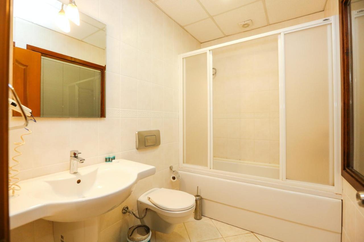 Gocek Unlu Hotel ภายนอก รูปภาพ
