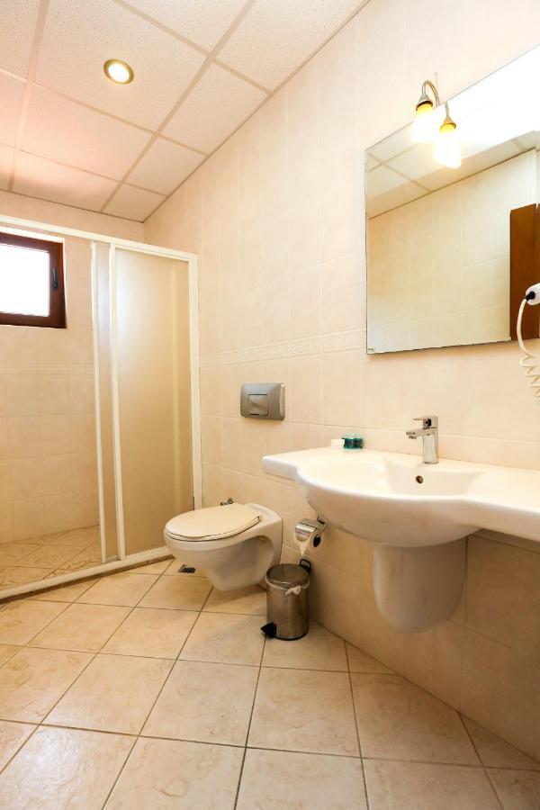 Gocek Unlu Hotel ภายนอก รูปภาพ